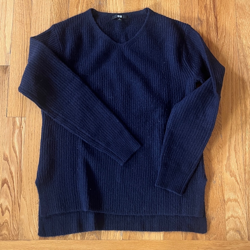 Uniqlo Women's Navy Sweater. Size show CS but fits like a M, see pix for dim